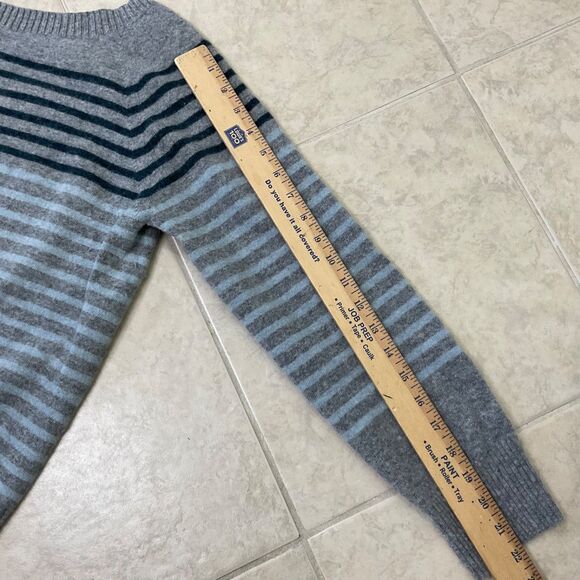 Celtic & Co 100% Lambs Wool Sweater women’s Size M gray Green blue stripes - Picture 8 of 11